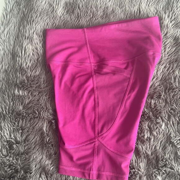 Biker shorts high waisted  with pockets size small NWOT - Picture 4 of 5